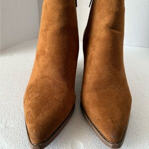 Deminique Nicole Brown Suede Boots, Sz-7M